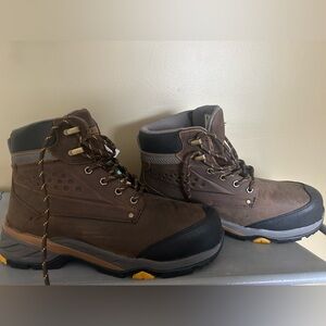 Kodiak boots 
Never used w/the safety tag
Men 8.5 US